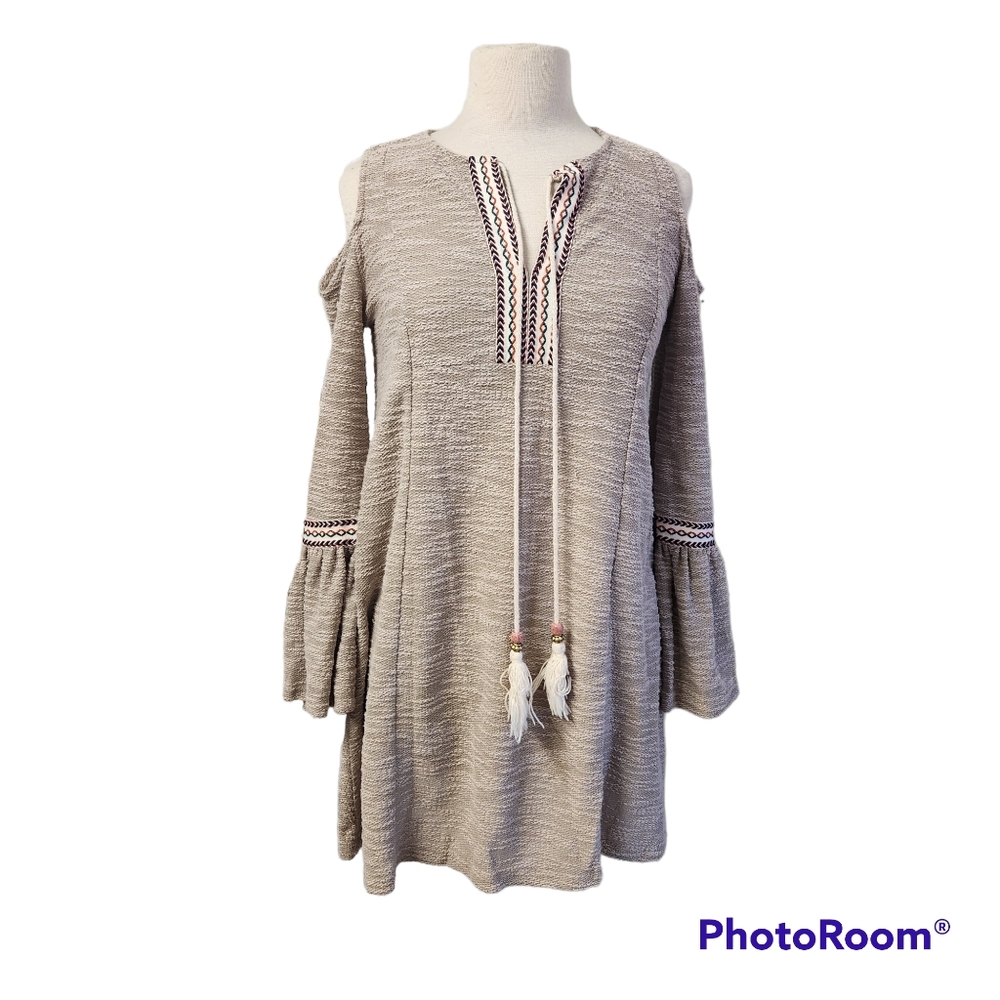 HAYDEN LOS ANGELES BOHEMIAN COLD SHOULDER LONG SLEEVE SWEATER DRESS SIZE MEDIUM
